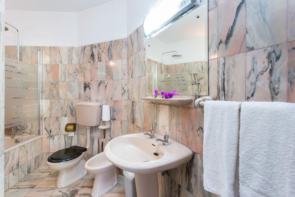 Mayer Apartments Praia Da Luz Room photo